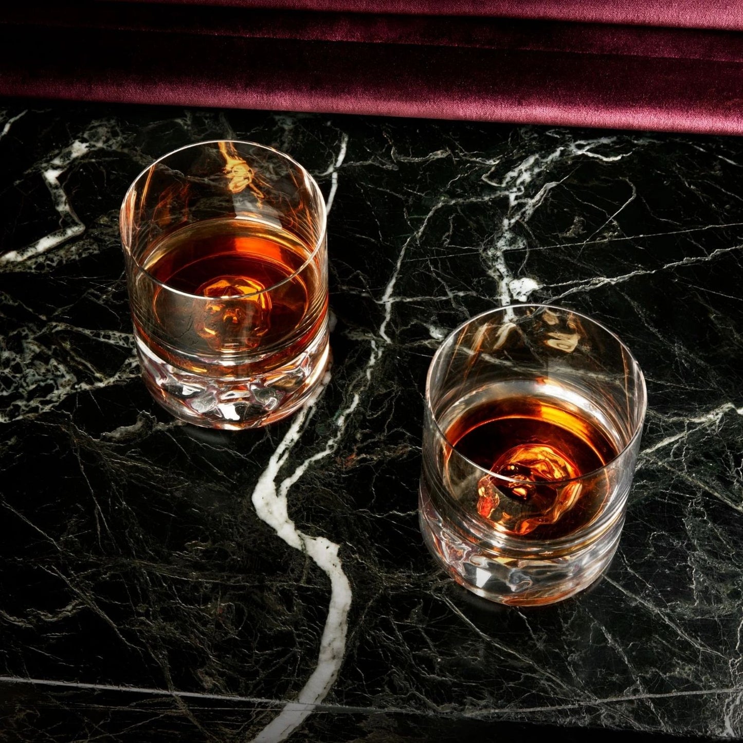 Nudeglass 22299 Shade Kuru Kafa Figürlü Viski Bardağı – Şık ve Modern Kristal Cam | 2'li Set |
